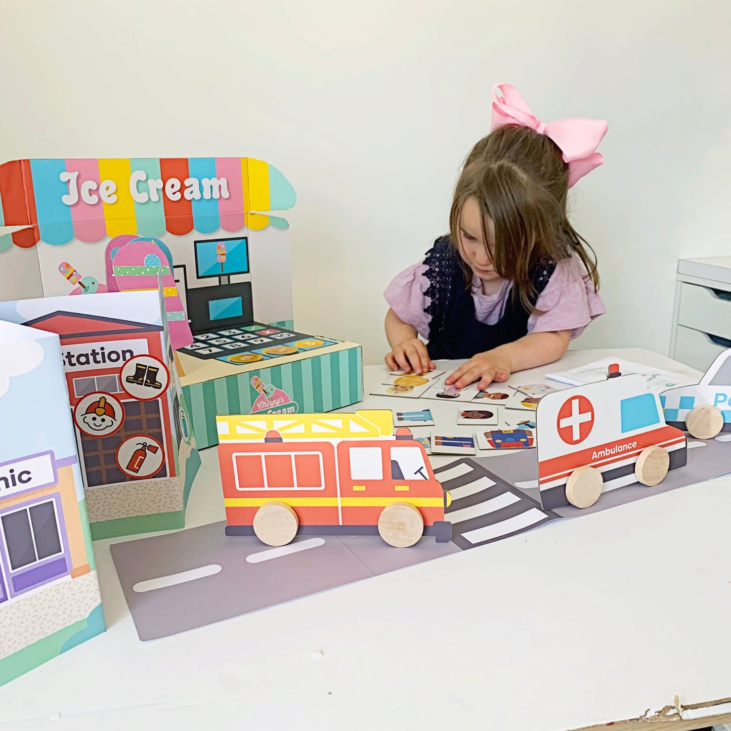 Mini Explorers Everyday Helpers Creative Box - My Creative Box